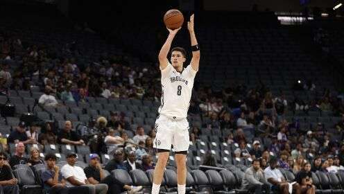 夏聯-籃網5人上雙輕取勇士藍 杰明23+8+5 6號秀布朗10+4